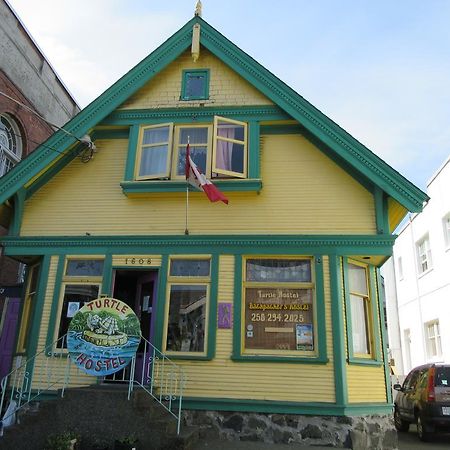 Turtle Hostel Victoria Exterior photo