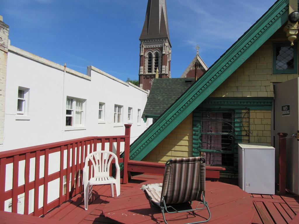 Turtle Hostel Victoria Exterior photo